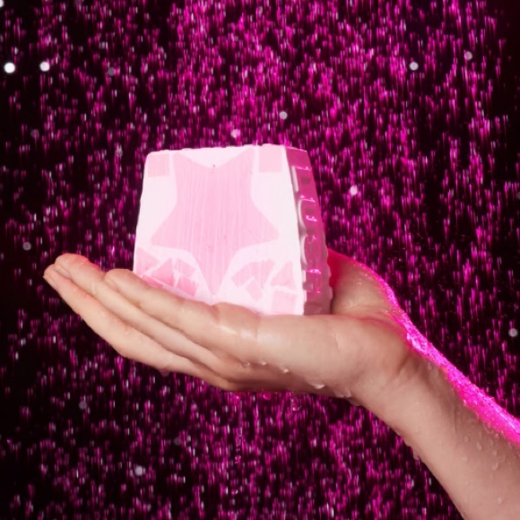 ❗️Lush Cosmetics Snow Fairy Soap - Picture 4 of 4